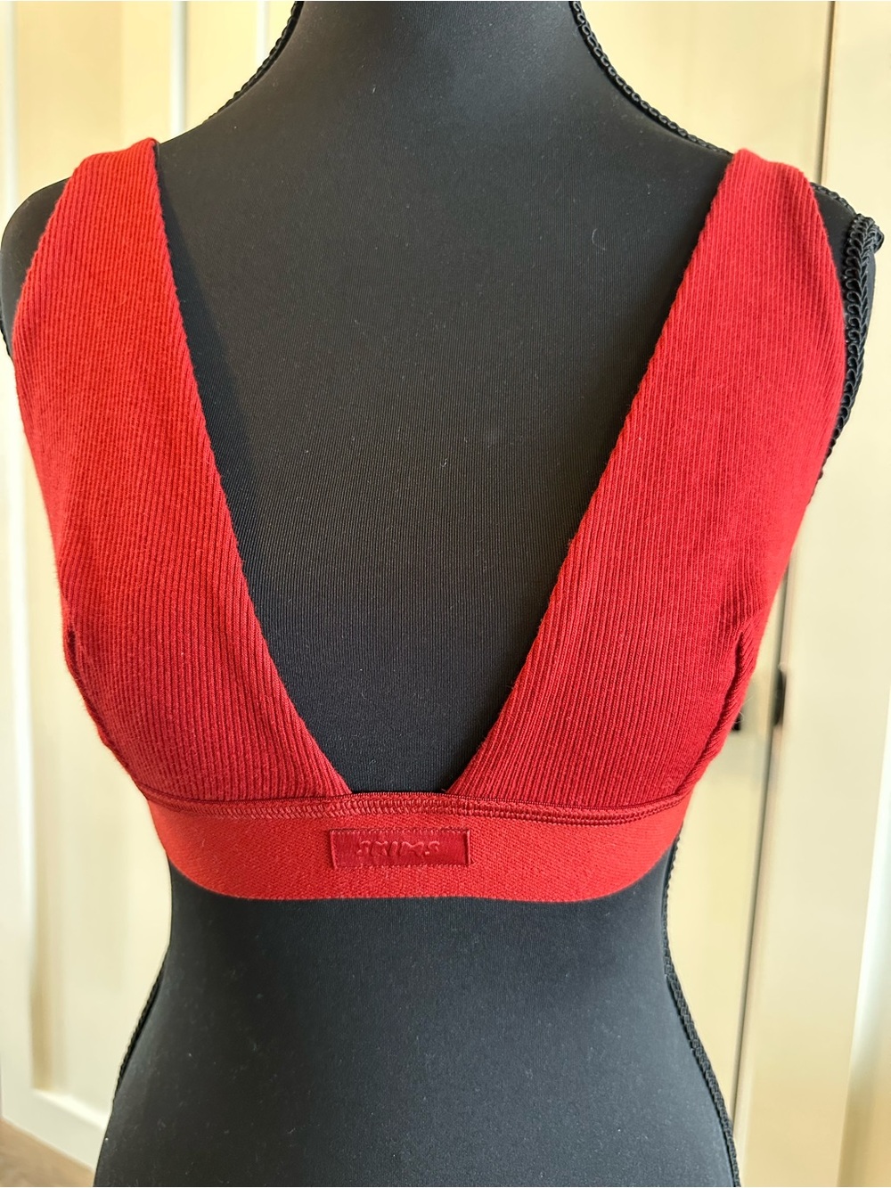 Skims Red Ribbed V‑Neck Bralette Size Small- Women Intimates & Sleepwear